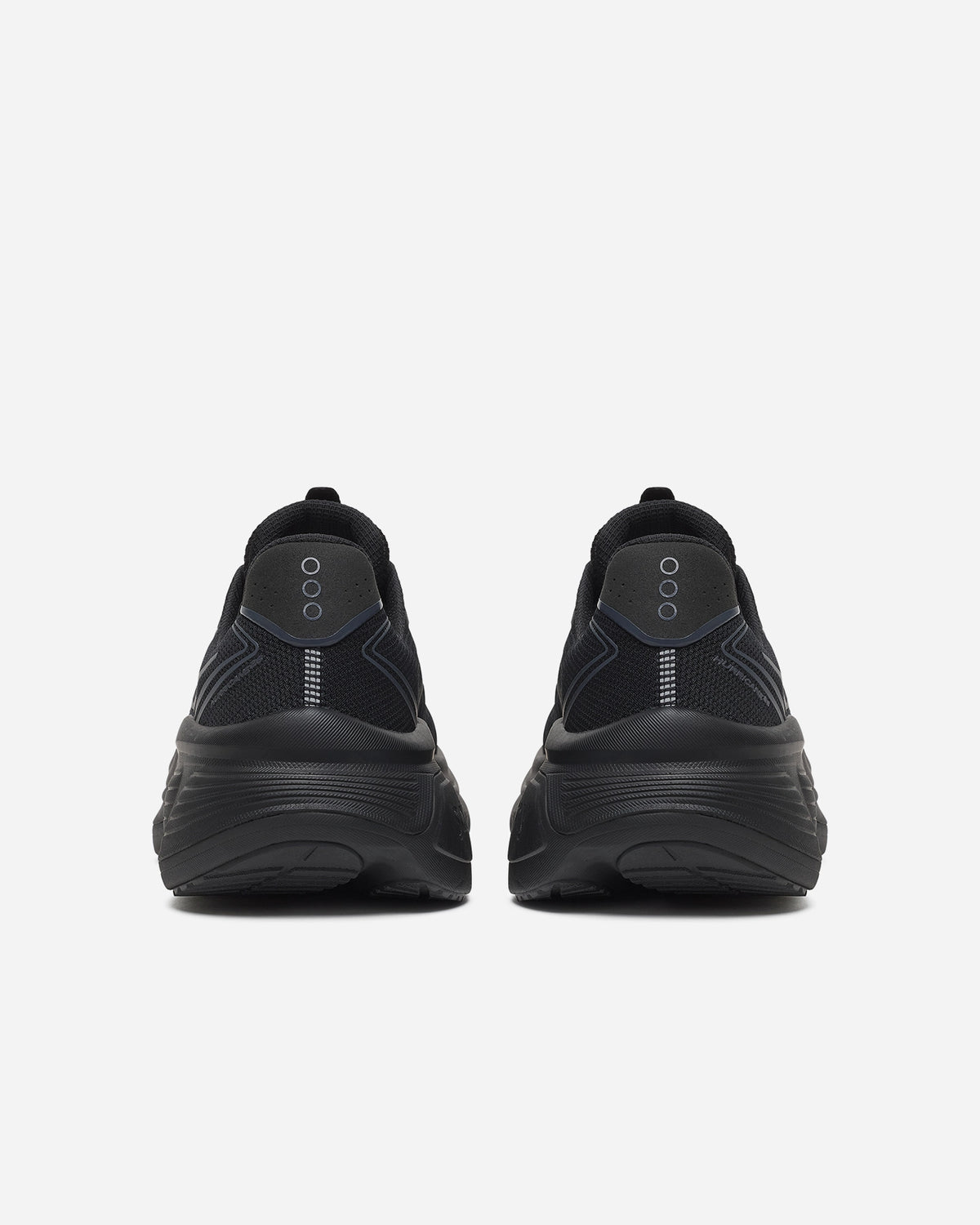Saucony Hurricane 26 Triple Black Herre